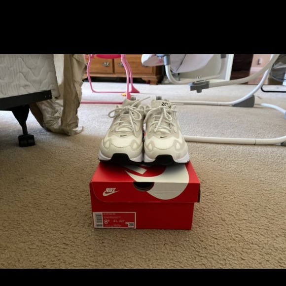 Nike 270 WOMENS - Picture 3 of 4